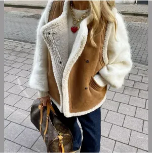 Elegant Sleeveless Fur Jacket