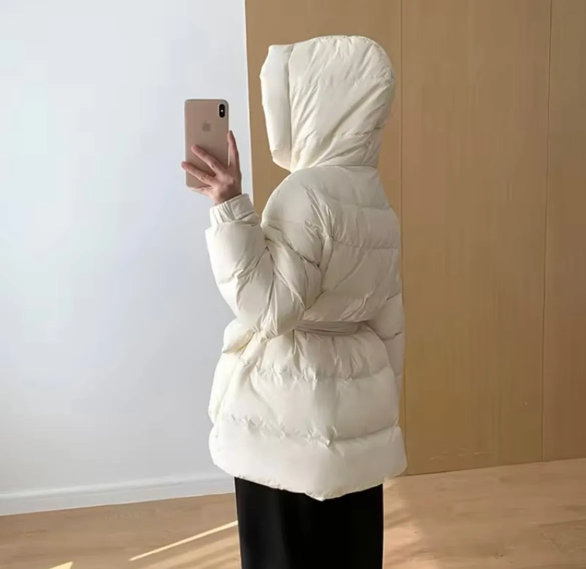 Stay Cozy and Chic: Women's Duck Down Hooded Jacket