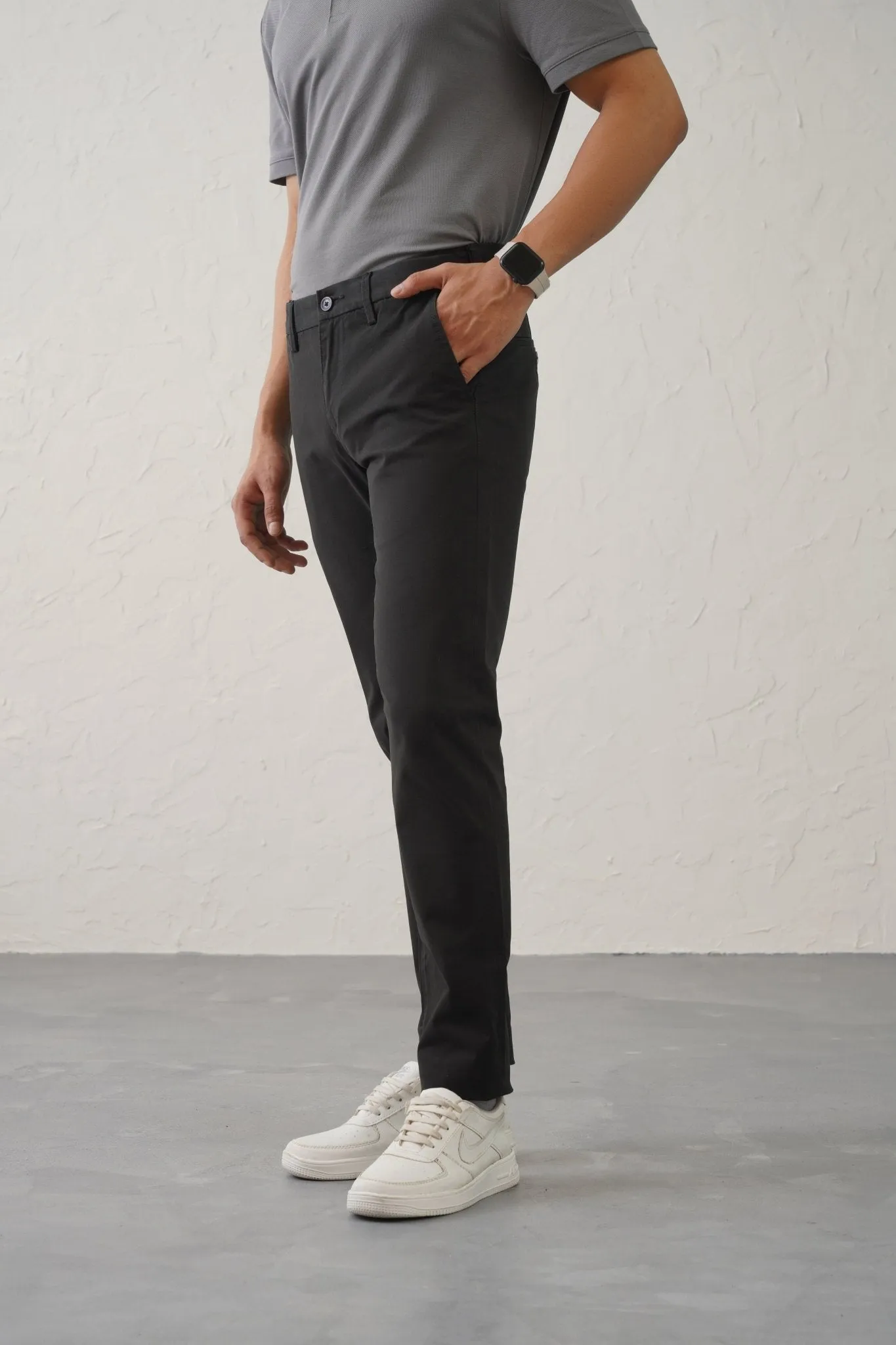 The Slim Fit Daylong Chino - Black Beast