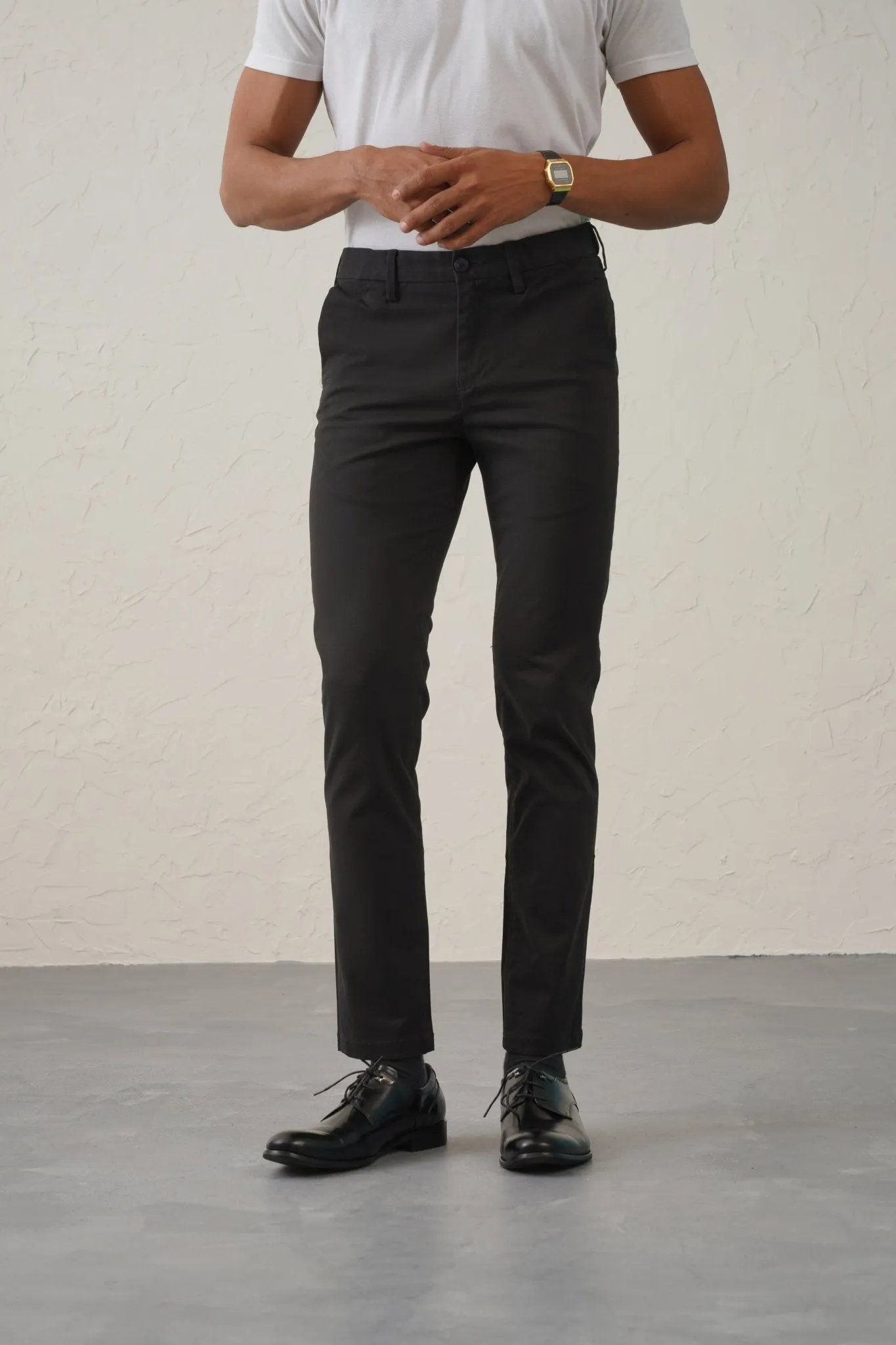 The Slim Fit Daylong Chino - Black Beast