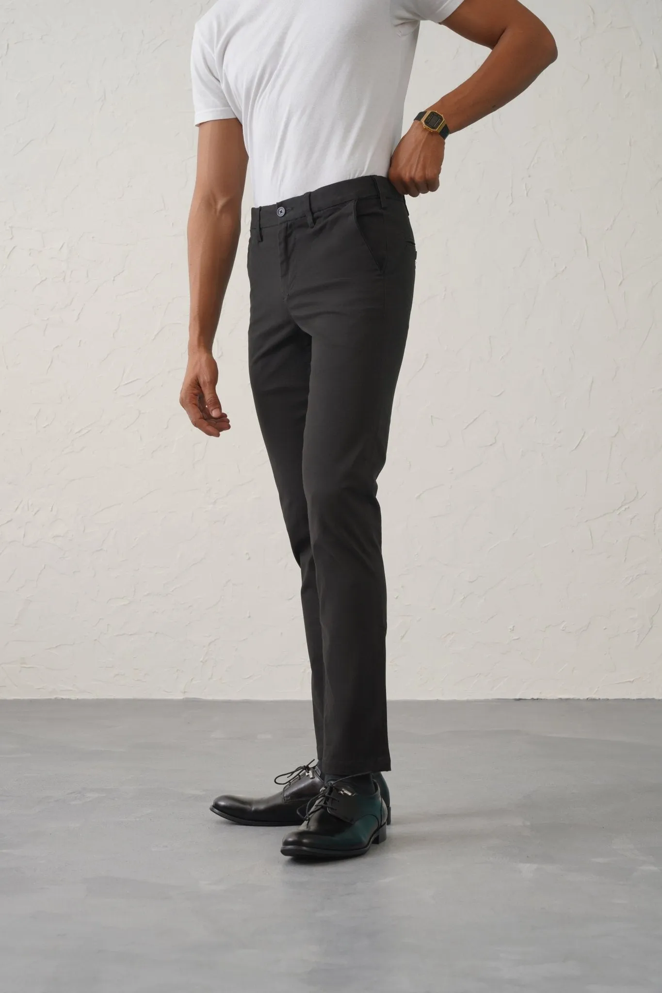 The Slim Fit Daylong Chino - Black Beast